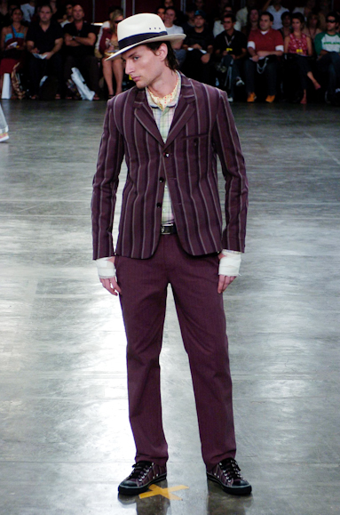 desfiles-alexandreherchcovichmen-saopauloinverno2005rtw-118