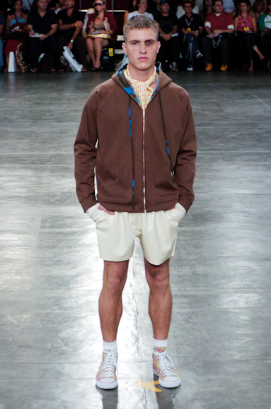 desfiles-alexandreherchcovichmen-saopauloinverno2005rtw-121