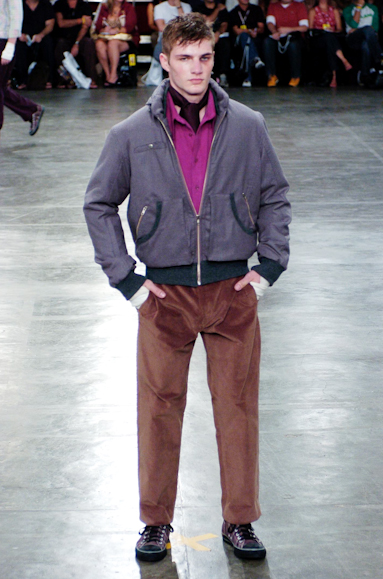 desfiles-alexandreherchcovichmen-saopauloinverno2005rtw-124