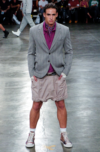desfiles-alexandreherchcovichmen-saopauloinverno2005rtw-130