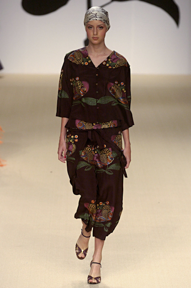 desfiles-andrelima-saopauloinverno2005rtw-114