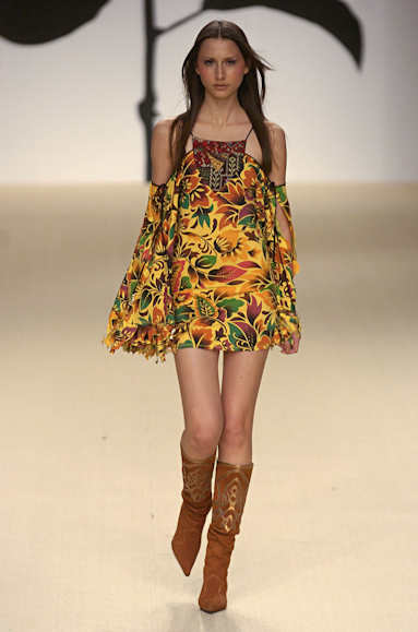 desfiles-andrelima-saopauloinverno2005rtw-128