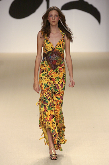 desfiles-andrelima-saopauloinverno2005rtw-129