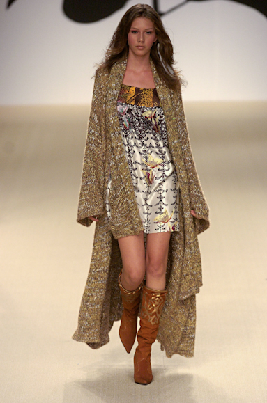 desfiles-andrelima-saopauloinverno2005rtw-130