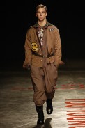 desfiles-britishcolony-saopauloinverno2005rtw-100