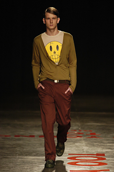 desfiles-britishcolony-saopauloinverno2005rtw-101