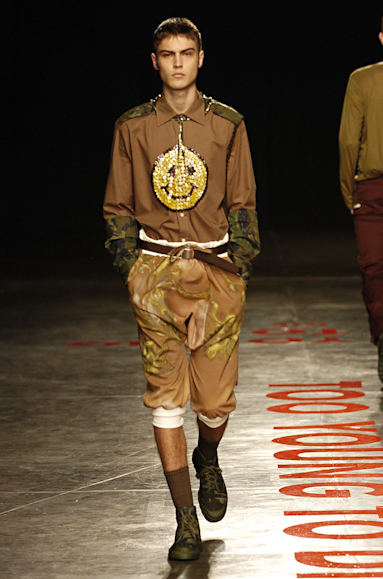 desfiles-britishcolony-saopauloinverno2005rtw-102