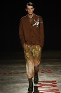 desfiles-britishcolony-saopauloinverno2005rtw-103