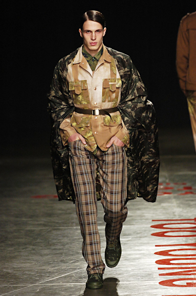 desfiles-britishcolony-saopauloinverno2005rtw-104