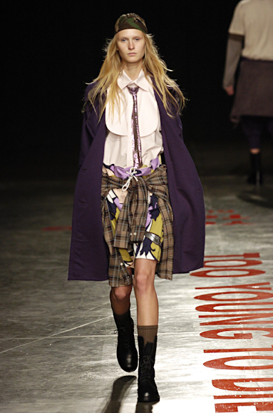 desfiles-britishcolony-saopauloinverno2005rtw-108