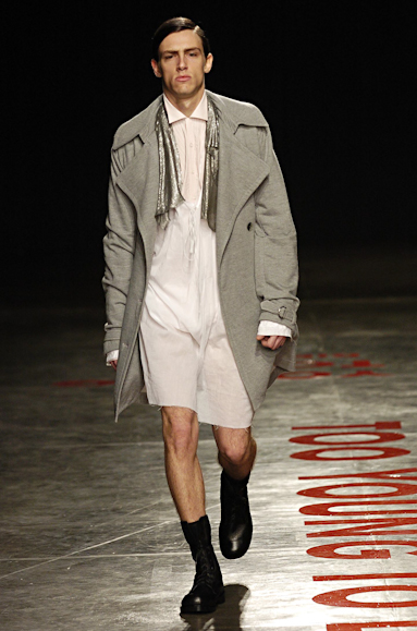 desfiles-britishcolony-saopauloinverno2005rtw-113
