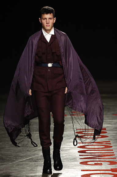 desfiles-britishcolony-saopauloinverno2005rtw-117
