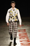 desfiles-britishcolony-saopauloinverno2005rtw-119