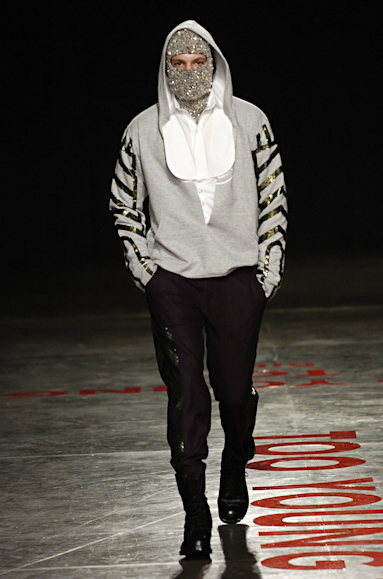 desfiles-britishcolony-saopauloinverno2005rtw-123