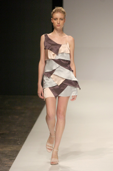 desfiles-carlostufvesson-saopauloinverno2005rtw-102