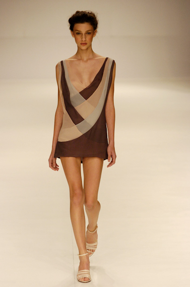 desfiles-carlostufvesson-saopauloinverno2005rtw-103
