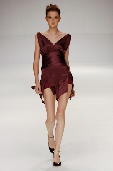 desfiles-carlostufvesson-saopauloinverno2005rtw-107