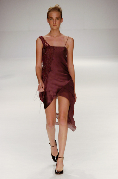 desfiles-carlostufvesson-saopauloinverno2005rtw-108