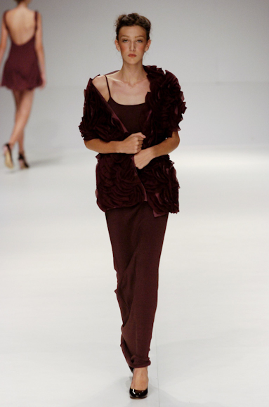 desfiles-carlostufvesson-saopauloinverno2005rtw-111