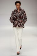 desfiles-carlostufvesson-saopauloinverno2005rtw-114