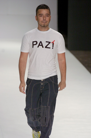 desfiles-carlostufvesson-saopauloinverno2005rtw-123