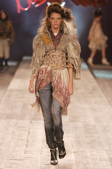 desfiles-cavalera-saopauloinverno2005rtw-102