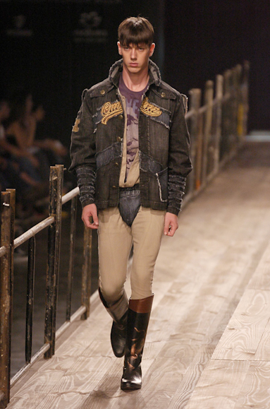 desfiles-cavalera-saopauloinverno2005rtw-105