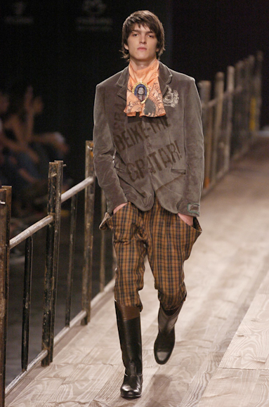 desfiles-cavalera-saopauloinverno2005rtw-109