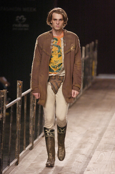 desfiles-cavalera-saopauloinverno2005rtw-112