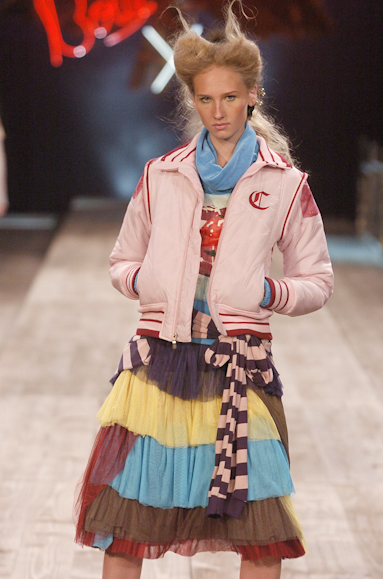 desfiles-cavalera-saopauloinverno2005rtw-116
