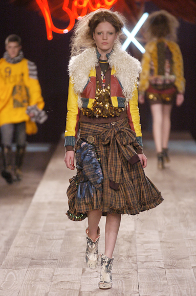 desfiles-cavalera-saopauloinverno2005rtw-131