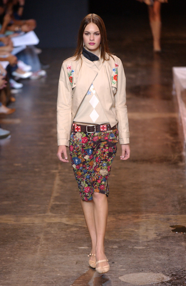 desfiles-cori-saopauloinverno2005rtw-121