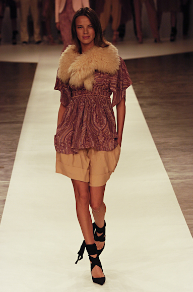 desfiles-eduardosuppes-saopauloinverno2005rtw-100