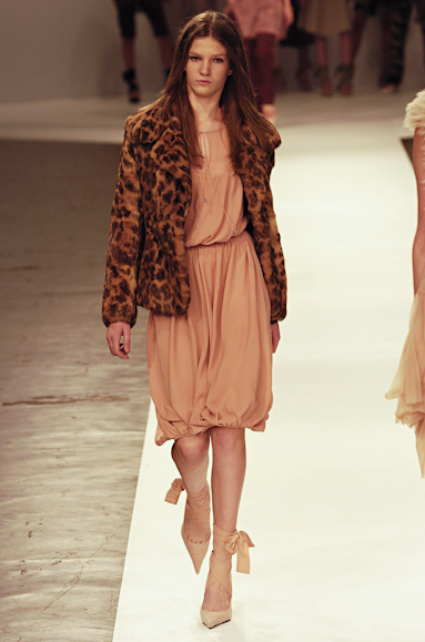 desfiles-eduardosuppes-saopauloinverno2005rtw-108