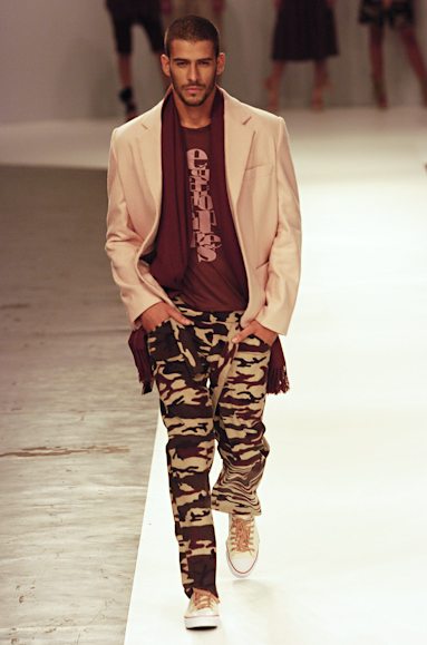 desfiles-eduardosuppes-saopauloinverno2005rtw-112
