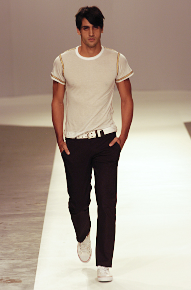 desfiles-eduardosuppes-saopauloinverno2005rtw-117