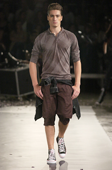 desfiles-erikaikezilli-saopauloinverno2005rtw-105