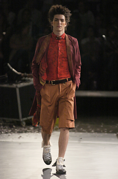 desfiles-erikaikezilli-saopauloinverno2005rtw-107