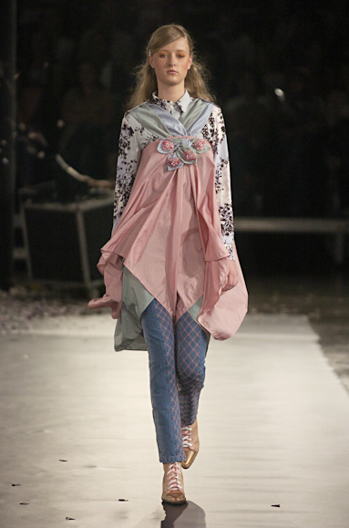 desfiles-erikaikezilli-saopauloinverno2005rtw-111