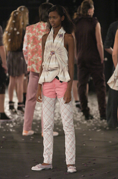 desfiles-erikaikezilli-saopauloinverno2005rtw-119
