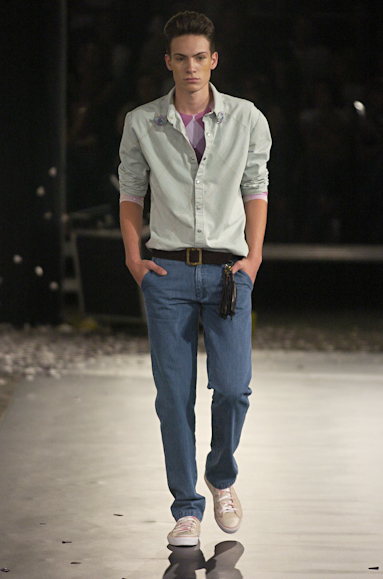 desfiles-erikaikezilli-saopauloinverno2005rtw-121