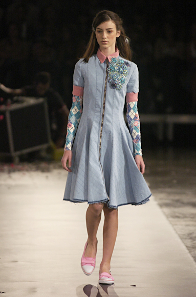 desfiles-erikaikezilli-saopauloinverno2005rtw-125