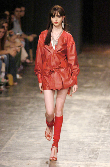 desfiles-fabiabercsek-saopauloinverno2005rtw-100