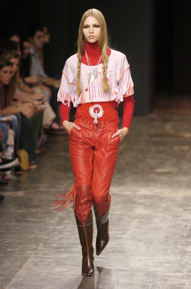 desfiles-fabiabercsek-saopauloinverno2005rtw-101