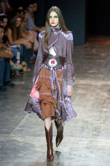 desfiles-fabiabercsek-saopauloinverno2005rtw-104