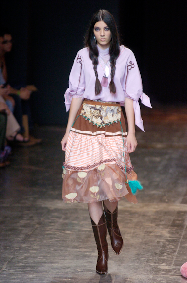 desfiles-fabiabercsek-saopauloinverno2005rtw-107