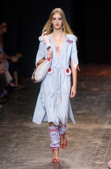 desfiles-fabiabercsek-saopauloinverno2005rtw-112