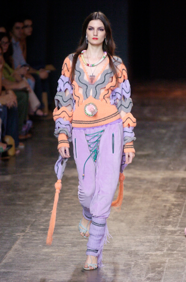 desfiles-fabiabercsek-saopauloinverno2005rtw-113