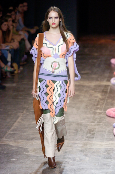 desfiles-fabiabercsek-saopauloinverno2005rtw-115