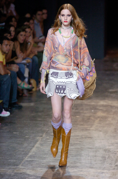 desfiles-fabiabercsek-saopauloinverno2005rtw-118